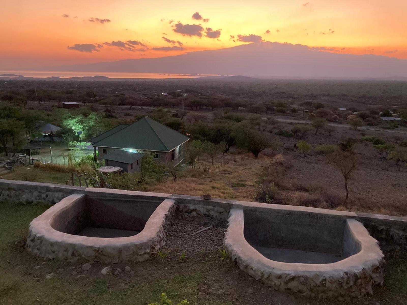 Lake Natron Maasai Guesthouse Mtowabaga Экстерьер фото
